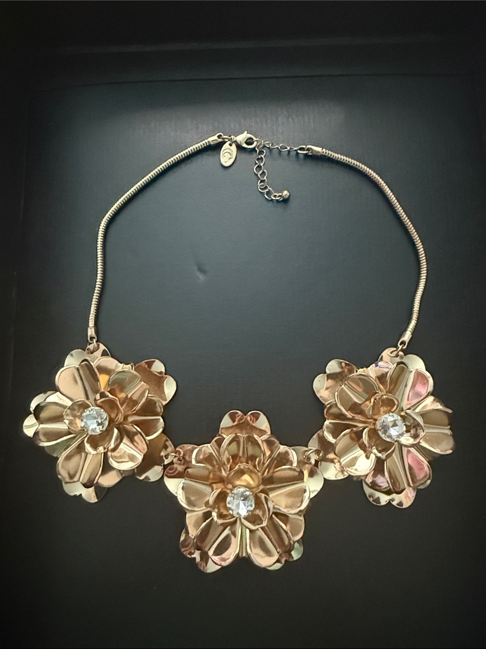 Buy 2 for 20$✌🏻Gold Floral Statement Necklace with Crystal Accents